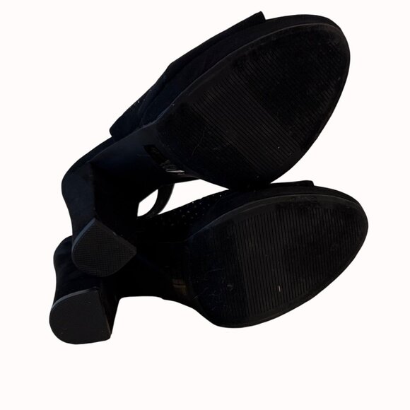 Report Black Chunky Block Heels Larz Sandals 8.5 Perforated Design Faux Suede - Picture 6 of 10